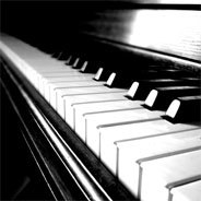 Der Jazzpianist Kühn meinte einst, dass man mit Musik auch viel vermitteln kann